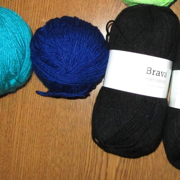 Lot of 12 Full/Partial Skeins BRAVA Sport Weight Acrylic Yarn by Knit Picks B5 - Picture 4 of 4